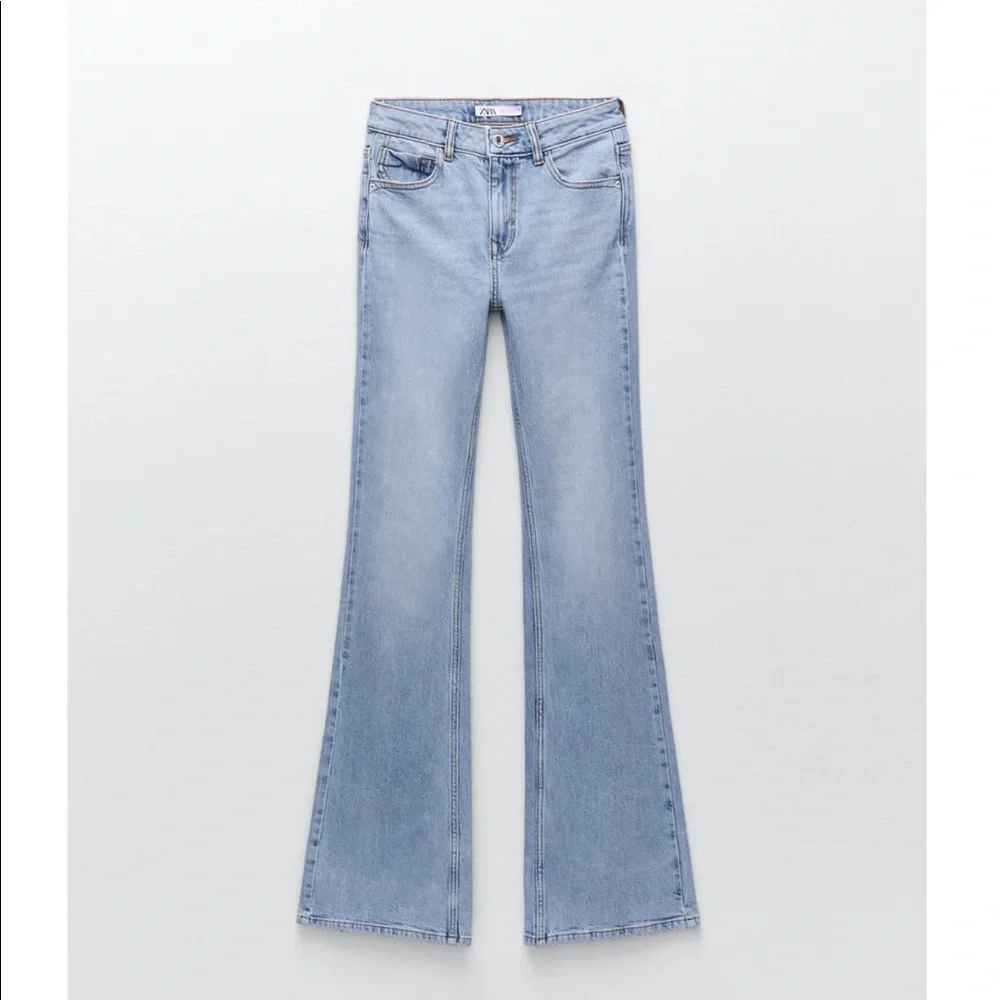 ZARA Z1975 BACK SLIT FLARED JEANS - Picture 10 of 15